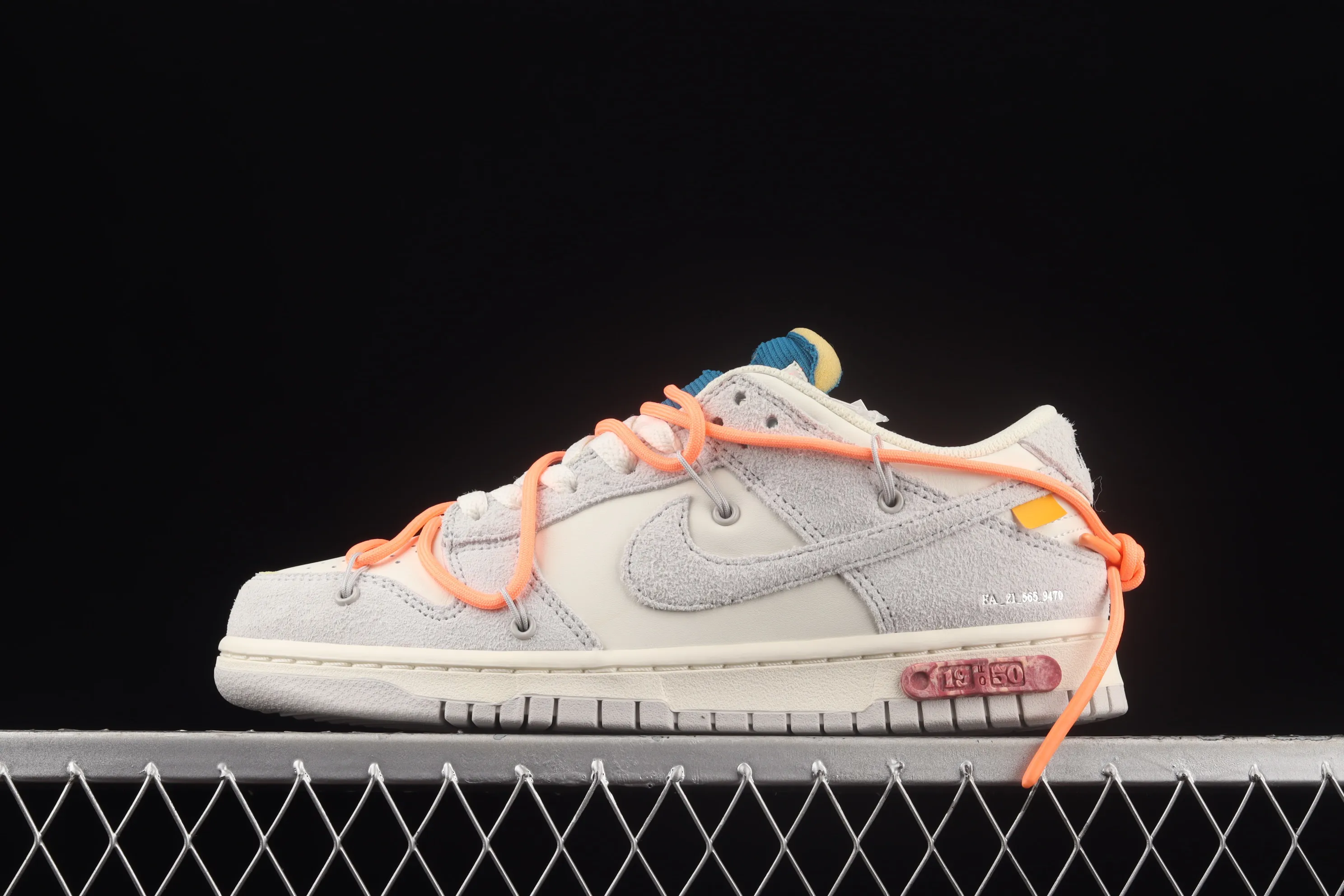 All Categories Nk SB Dunk Series Nk SB Dunk Low Low-top Sneakers Pure Original Version OF x Nk Dunk Low OW Suede SB Smashed Backboard Fashion Casual Sneakers DJ0950-119